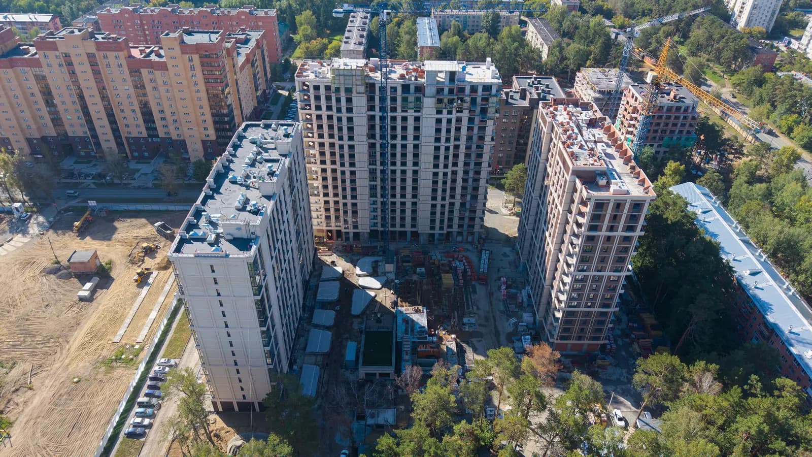 на Российской: ход строительства, август 2026